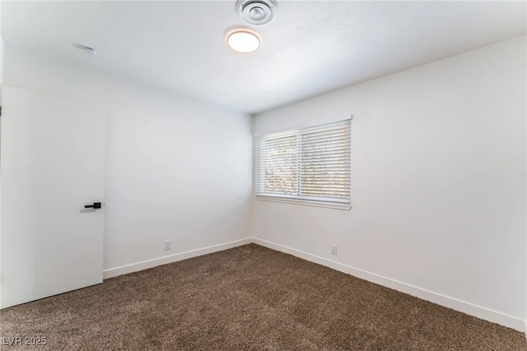 2113 La Harve, Las Vegas, NV 89106