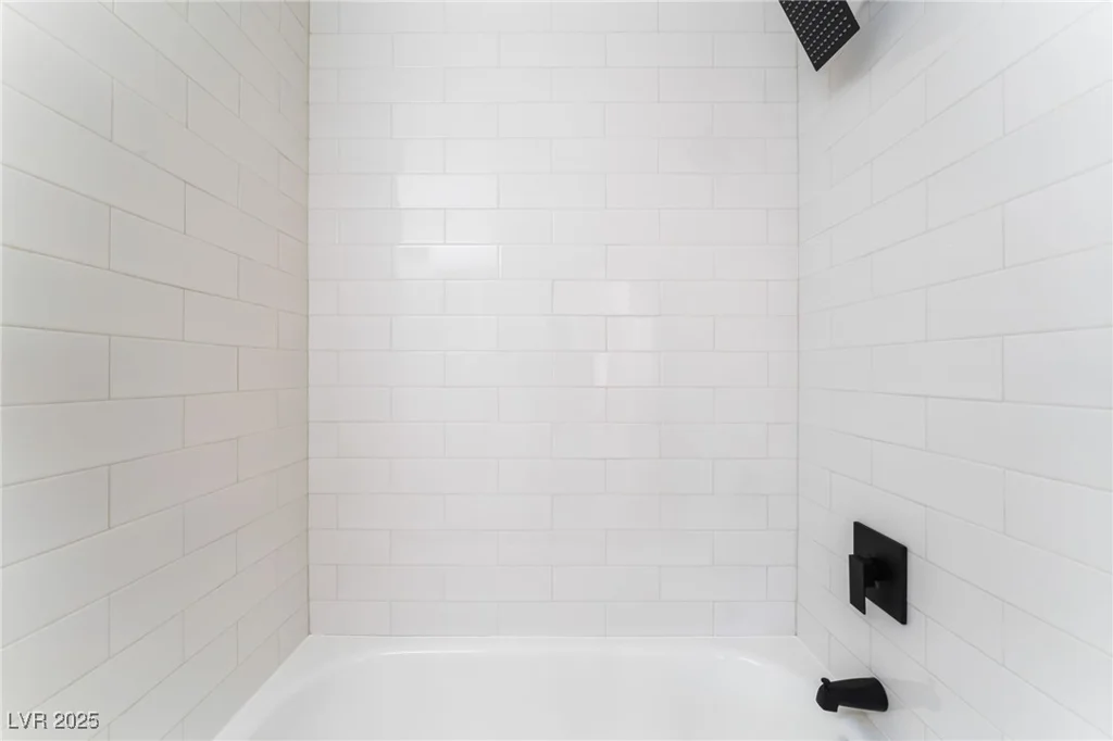 2113 La Harve, Las Vegas, NV 89106