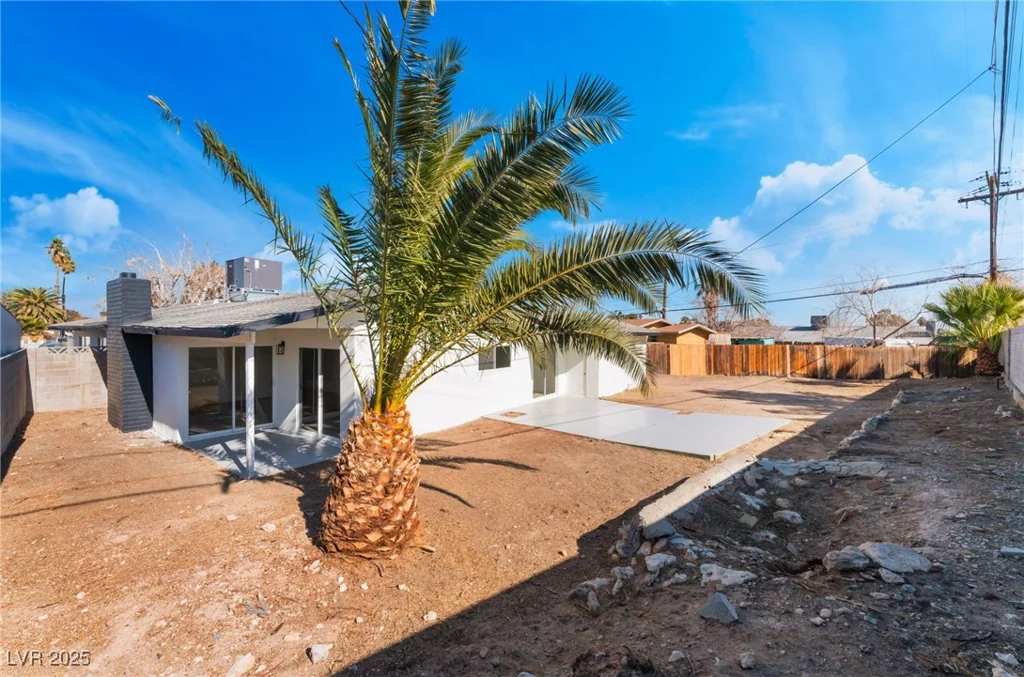 2113 La Harve, Las Vegas, NV 89106