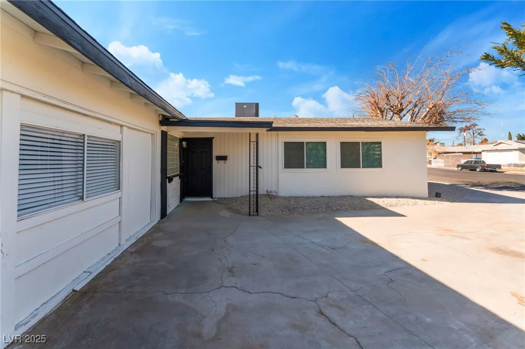 2113 La Harve, Las Vegas, NV 89106