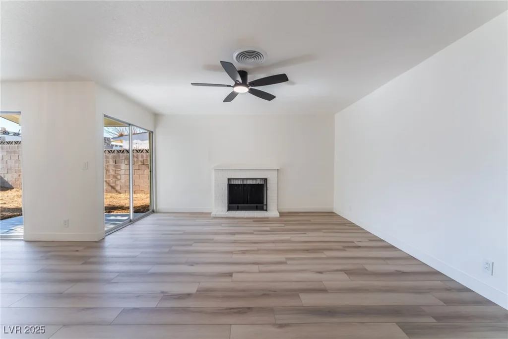 2113 La Harve, Las Vegas, NV 89106