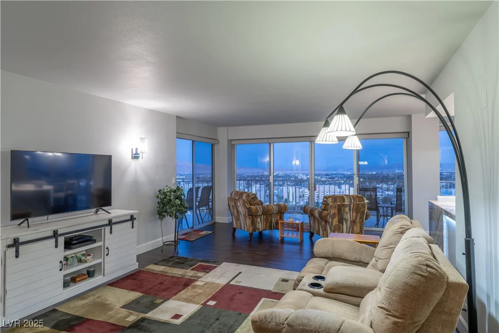 3111 Bel Air, Las Vegas, NV 89109