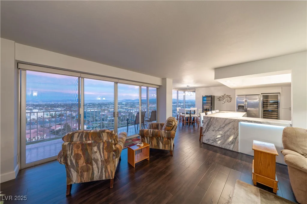 3111 Bel Air, Las Vegas, NV 89109