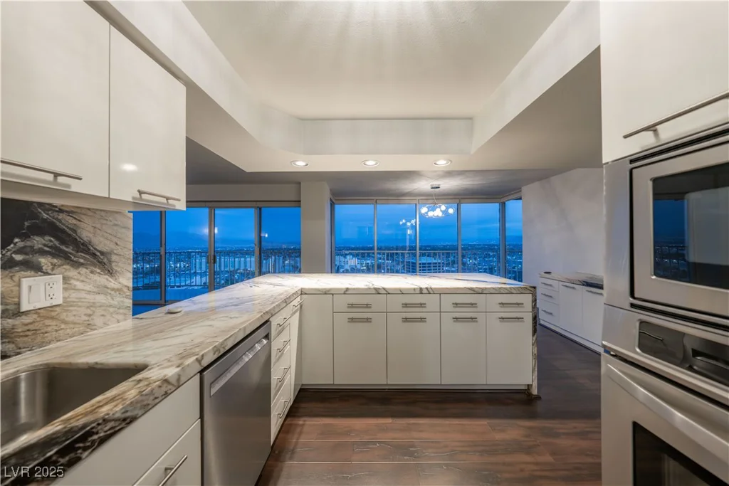 3111 Bel Air, Las Vegas, NV 89109