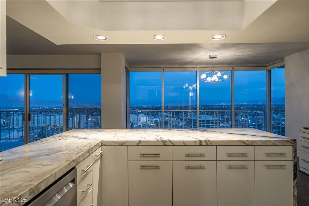 3111 Bel Air, Las Vegas, NV 89109