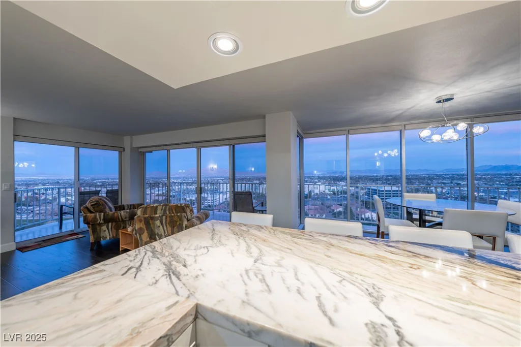 3111 Bel Air, Las Vegas, NV 89109
