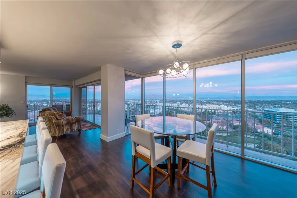 3111 Bel Air, Las Vegas, NV 89109