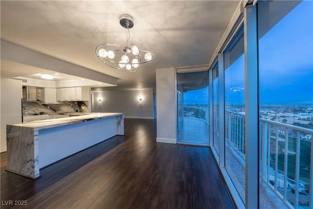 3111 Bel Air, Las Vegas, NV 89109