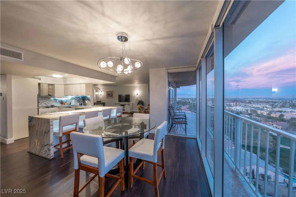 3111 Bel Air, Las Vegas, NV 89109