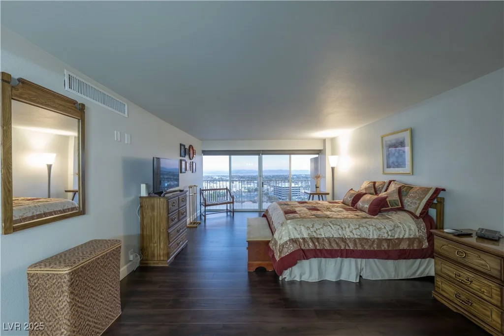 3111 Bel Air, Las Vegas, NV 89109