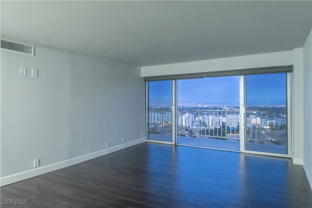 3111 Bel Air, Las Vegas, NV 89109