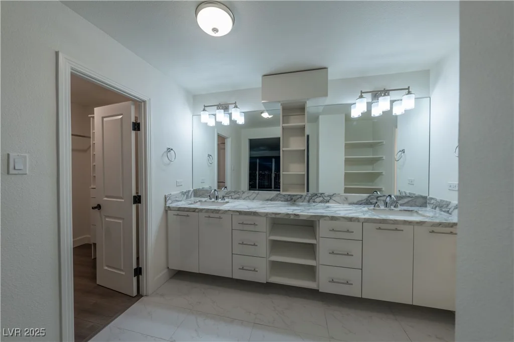 3111 Bel Air, Las Vegas, NV 89109