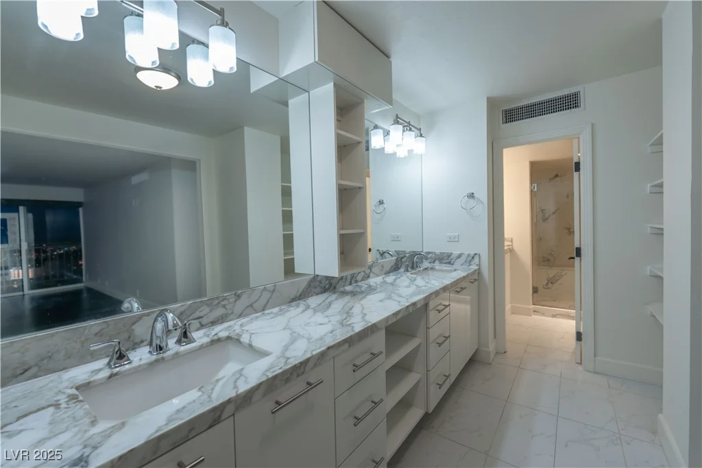 3111 Bel Air, Las Vegas, NV 89109