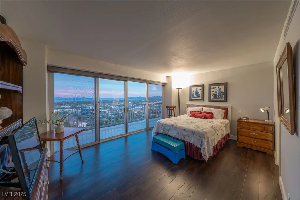 3111 Bel Air, Las Vegas, NV 89109