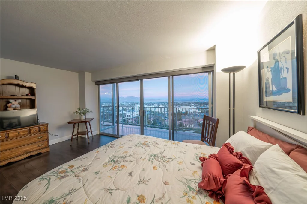 3111 Bel Air, Las Vegas, NV 89109