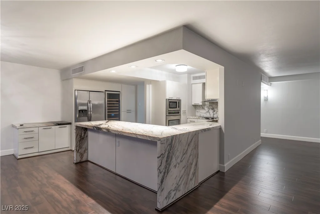 3111 Bel Air, Las Vegas, NV 89109