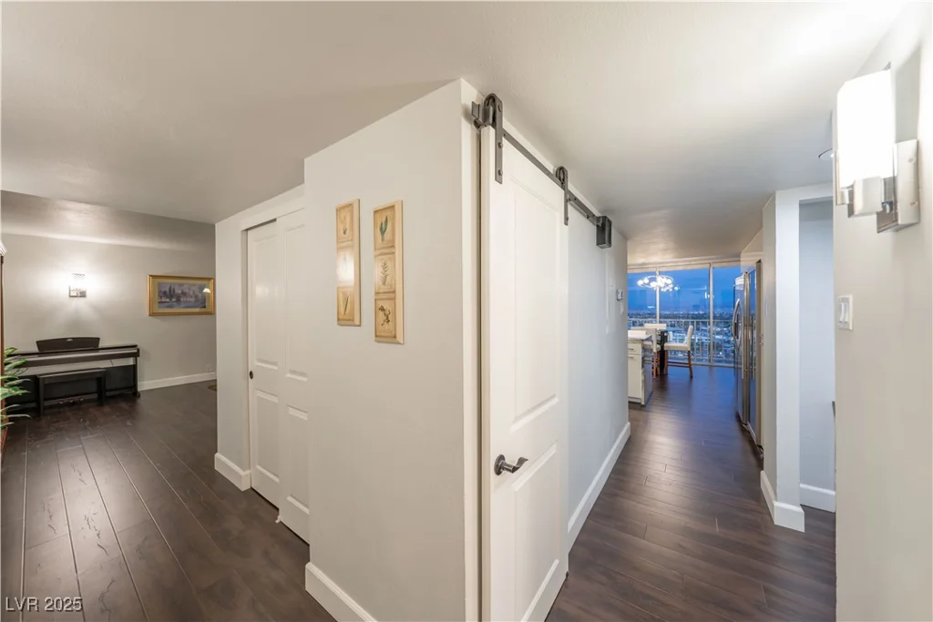 3111 Bel Air, Las Vegas, NV 89109