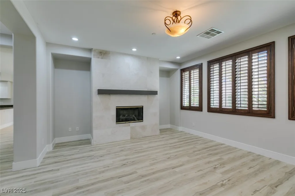 7024 Bluebird Wing, North Las Vegas, NV 89084
