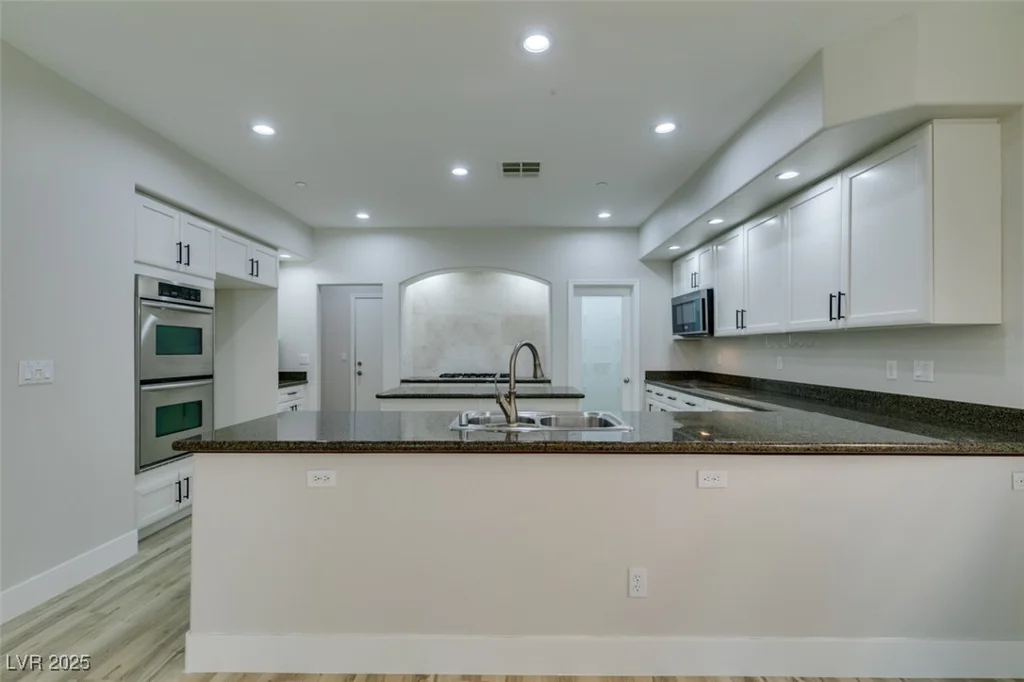 7024 Bluebird Wing, North Las Vegas, NV 89084