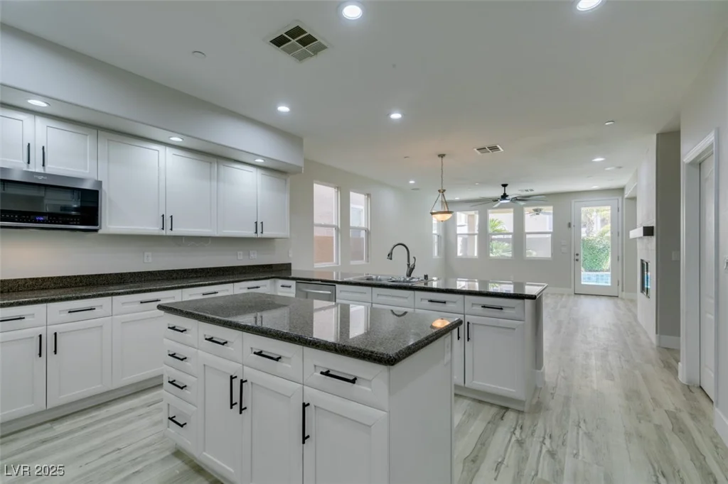 7024 Bluebird Wing, North Las Vegas, NV 89084