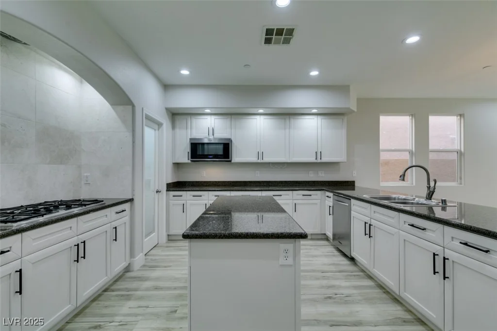 7024 Bluebird Wing, North Las Vegas, NV 89084