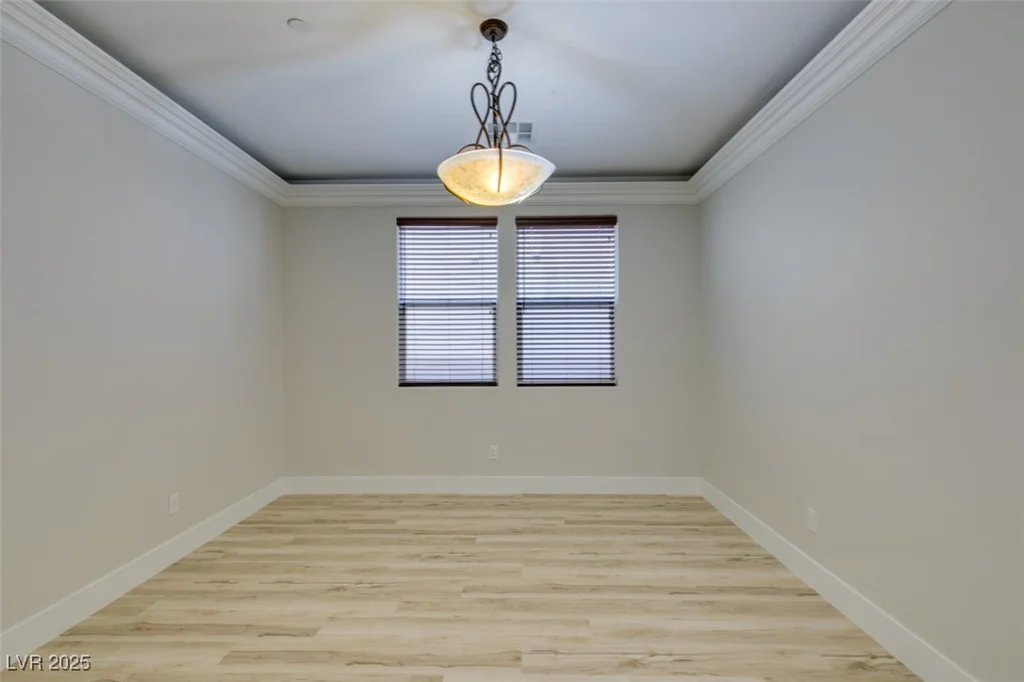 7024 Bluebird Wing, North Las Vegas, NV 89084
