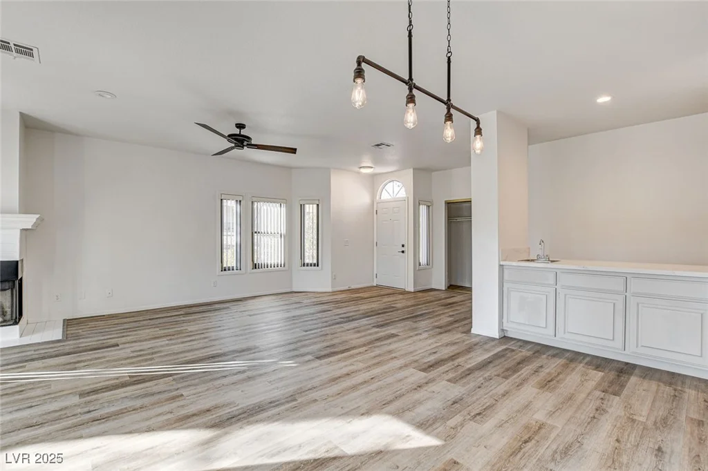 7923 Canoe, Las Vegas, NV 89145