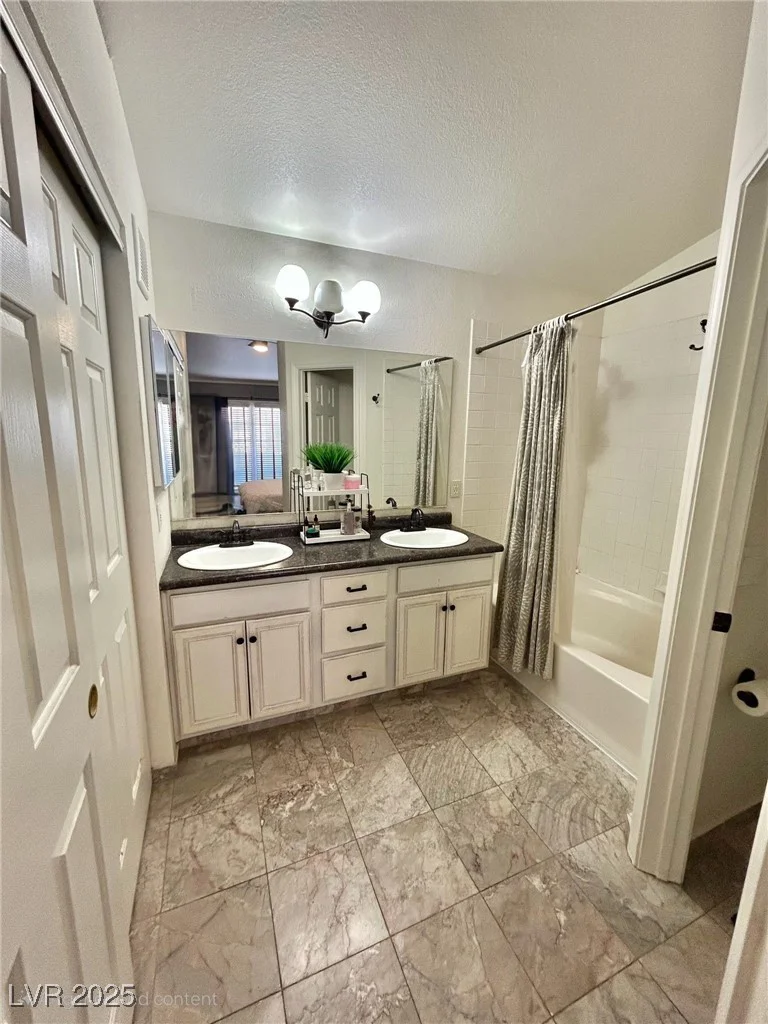 5201 Torrey Pines, Las Vegas, NV 89118