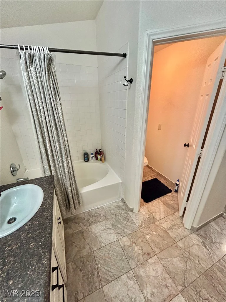 5201 Torrey Pines, Las Vegas, NV 89118