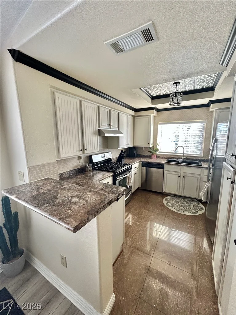 5201 Torrey Pines, Las Vegas, NV 89118