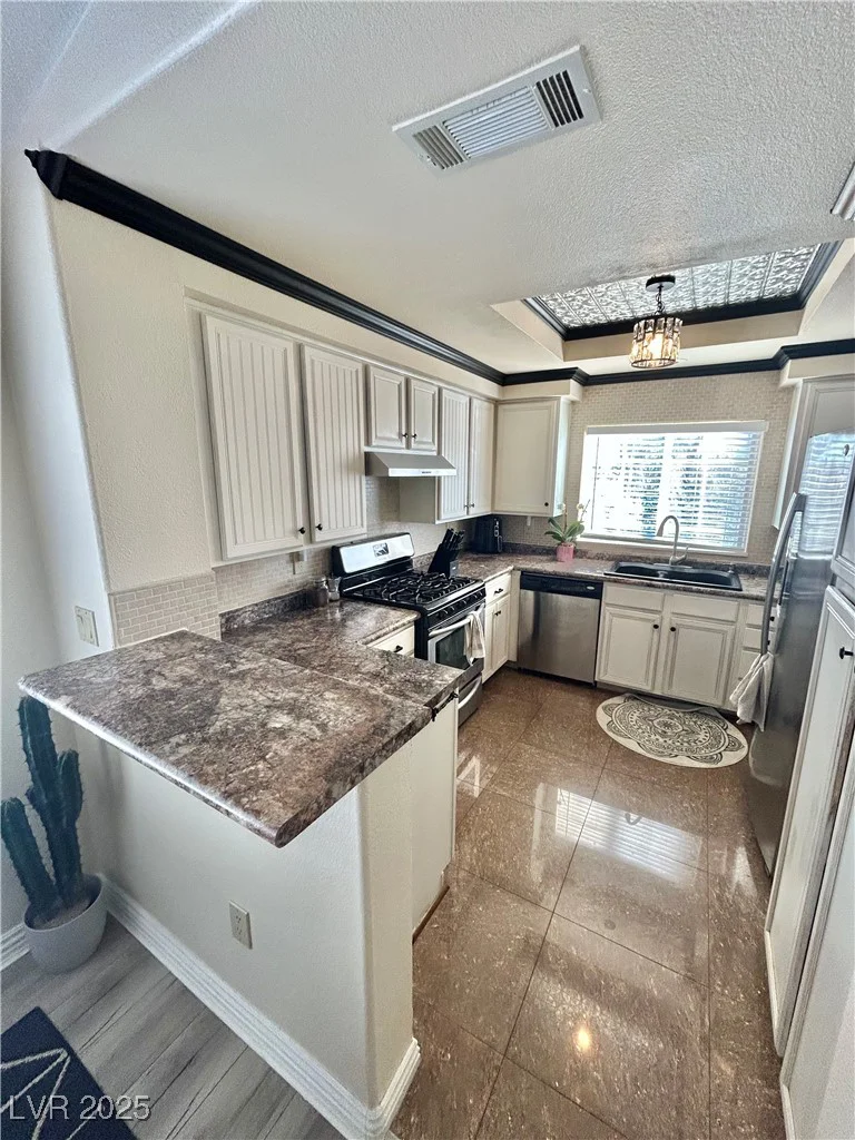 5201 Torrey Pines, Las Vegas, NV 89118