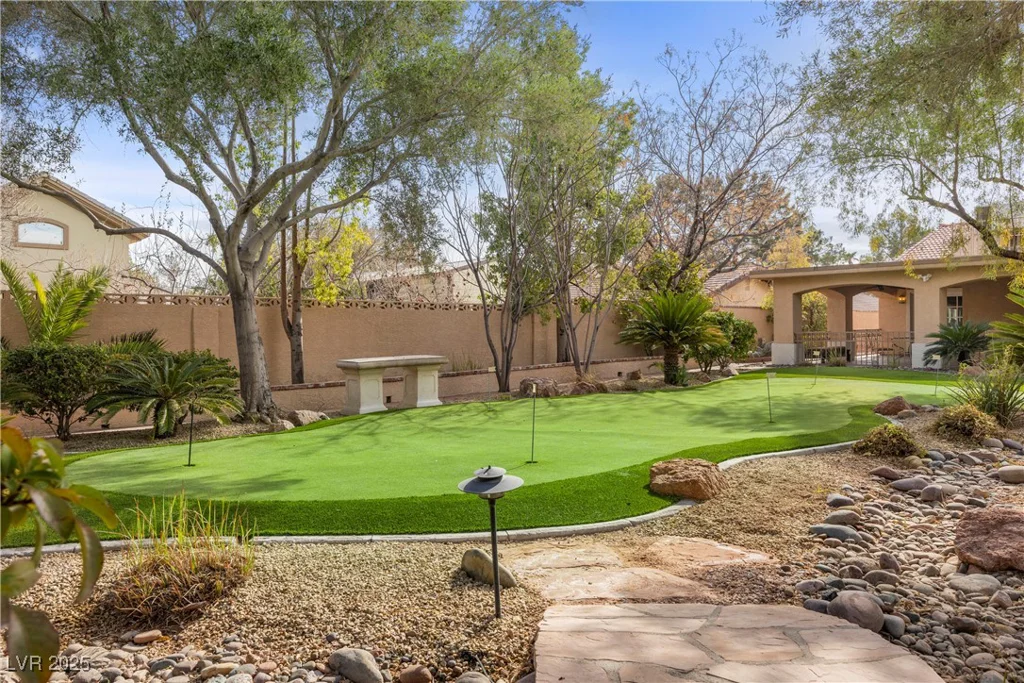 7450 Via Olivero, Las Vegas, NV 89117