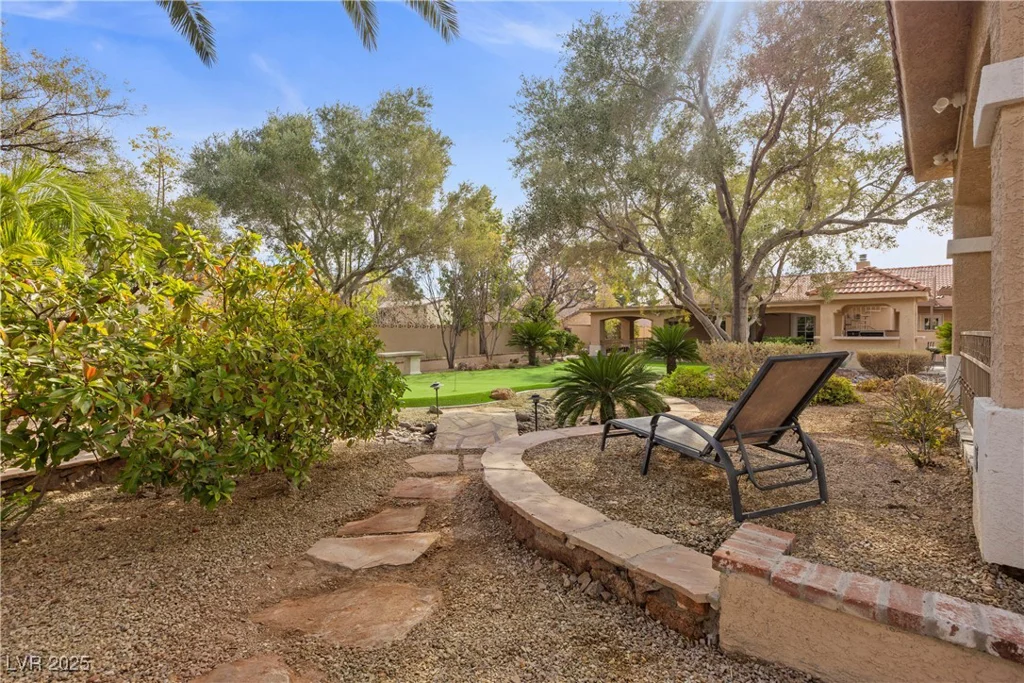 7450 Via Olivero, Las Vegas, NV 89117