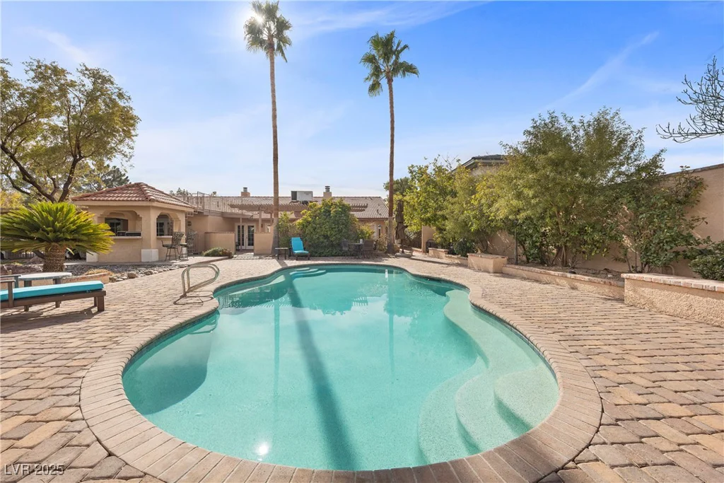 7450 Via Olivero, Las Vegas, NV 89117