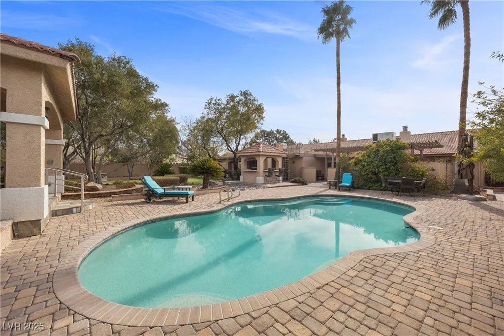 7450 Via Olivero, Las Vegas, NV 89117