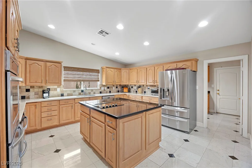 7450 Via Olivero, Las Vegas, NV 89117