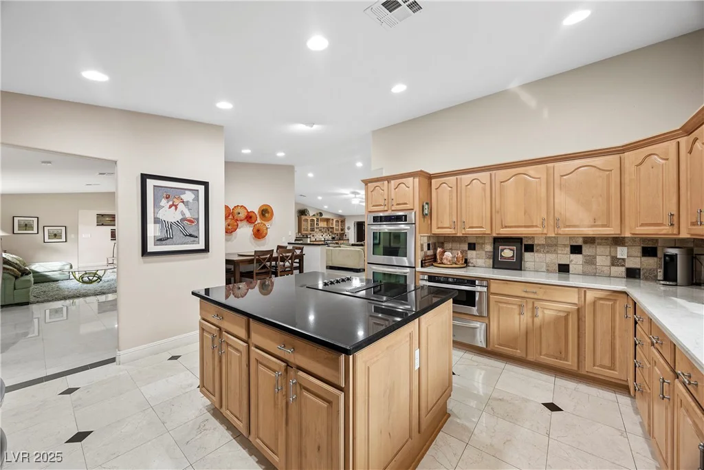 7450 Via Olivero, Las Vegas, NV 89117