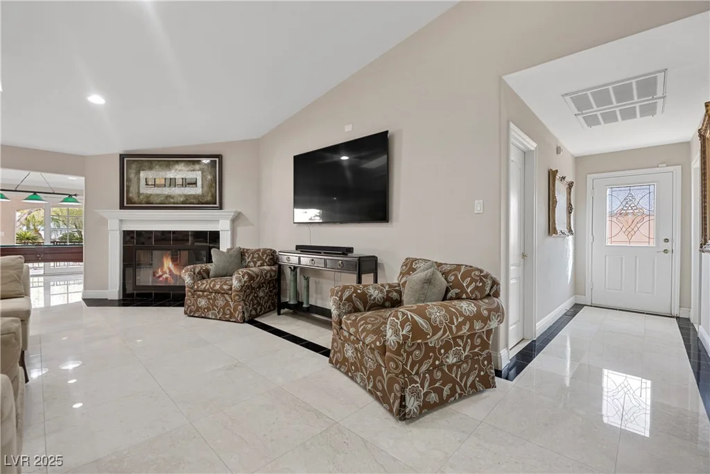 7450 Via Olivero, Las Vegas, NV 89117