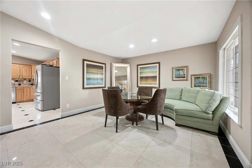 7450 Via Olivero, Las Vegas, NV 89117
