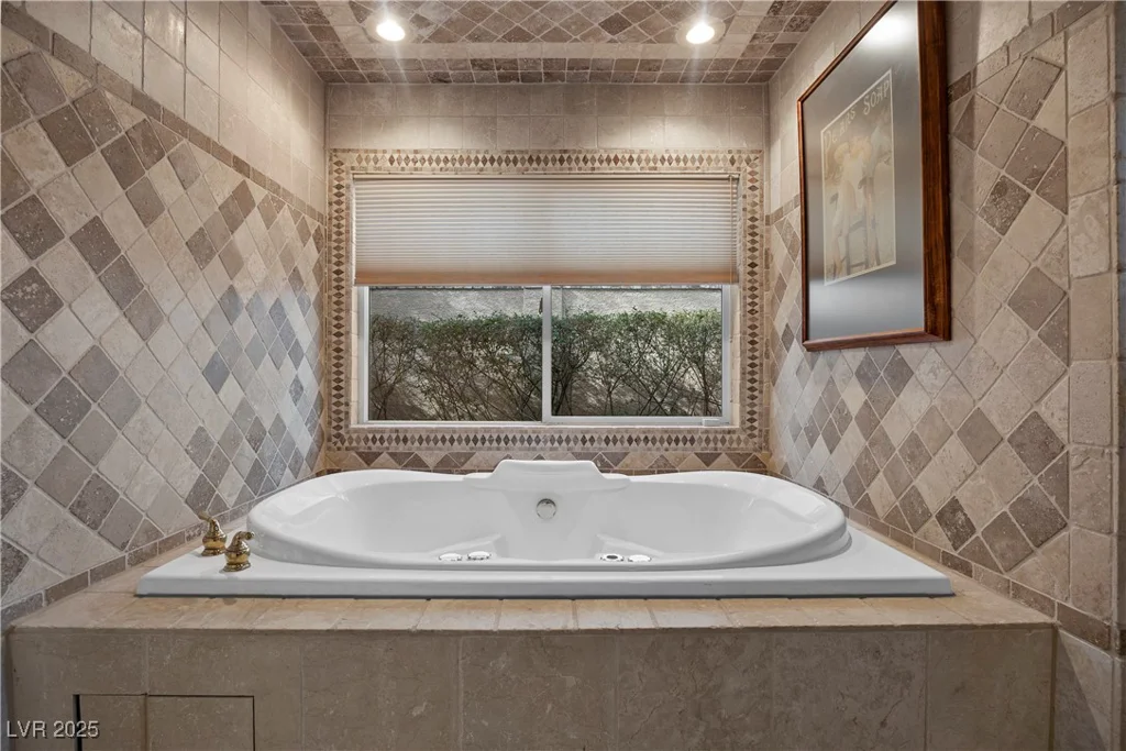 7450 Via Olivero, Las Vegas, NV 89117