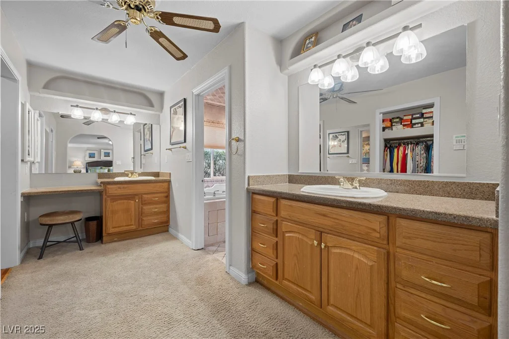 7450 Via Olivero, Las Vegas, NV 89117