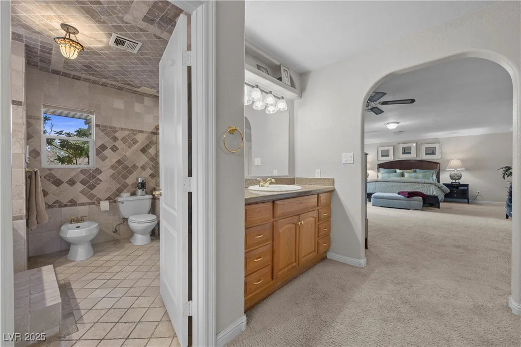 7450 Via Olivero, Las Vegas, NV 89117