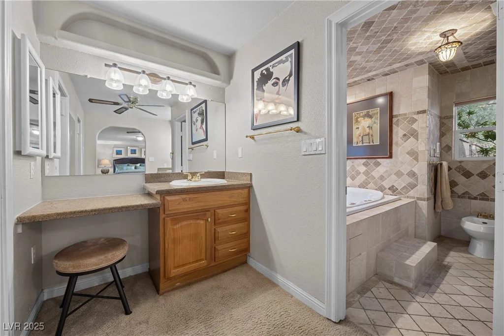 7450 Via Olivero, Las Vegas, NV 89117