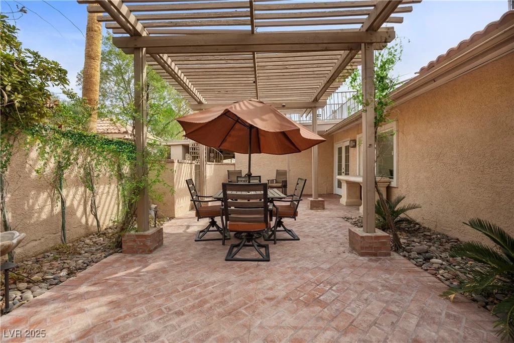 7450 Via Olivero, Las Vegas, NV 89117