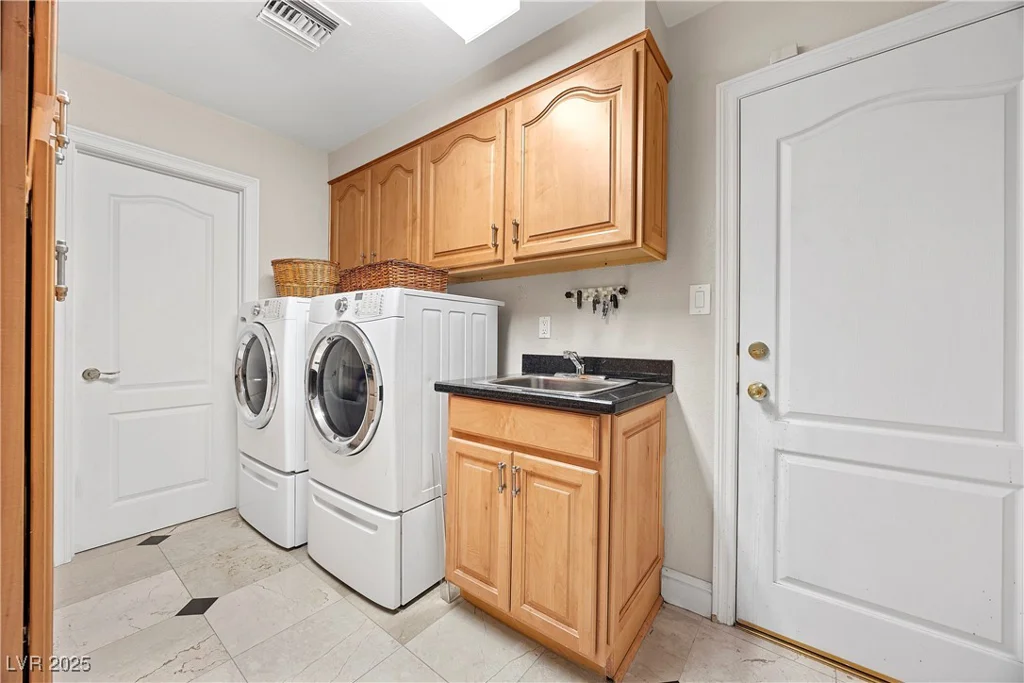 7450 Via Olivero, Las Vegas, NV 89117