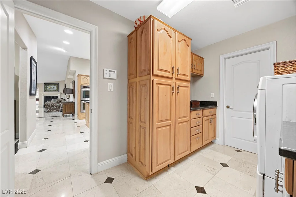 7450 Via Olivero, Las Vegas, NV 89117