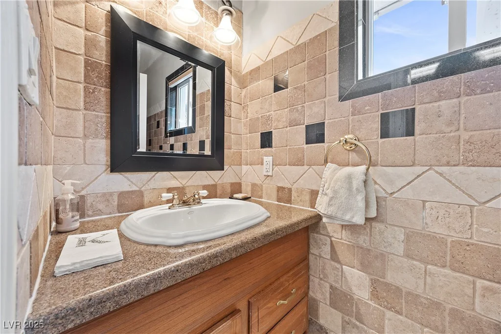 7450 Via Olivero, Las Vegas, NV 89117
