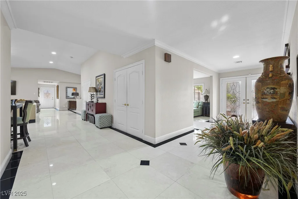 7450 Via Olivero, Las Vegas, NV 89117