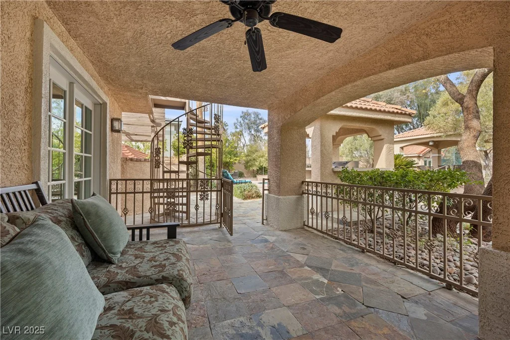 7450 Via Olivero, Las Vegas, NV 89117