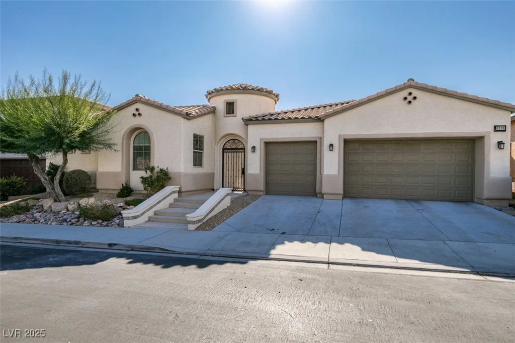 9303 Oxbow Lake, Las Vegas, NV 89149